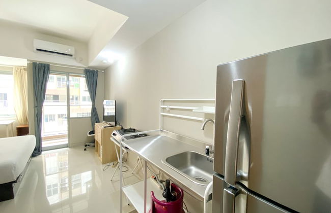 Great Choice Studio Apartment LRT City Jatibening - Photo 10