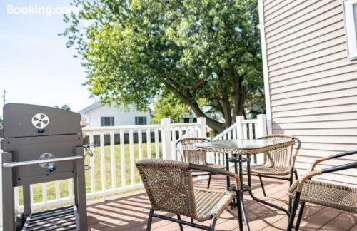 AC 6BR2BA Quiet Island House Near Casinos - Foto 22