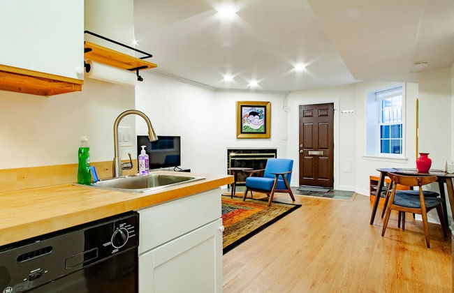 A Classy Corner of DC near Dupont Circle - Foto 12