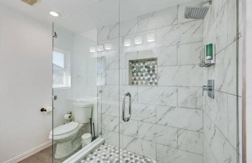 Stunning Dallas Home w Beautiful Yard Big Groups - Foto 20