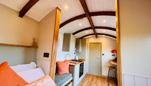 The Dragonfly - Luxury Lakeside Shepherds Hut - Foto 5