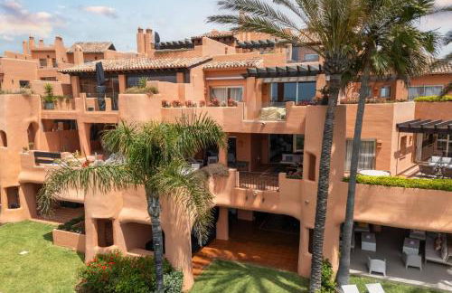Exclusive 1 line Beach Apartment in Marbella with Panoramic Views - Foto 42