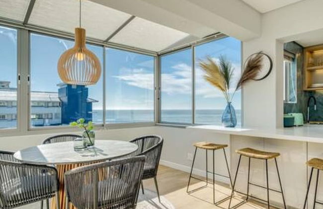 Exquisite Mouille Point Apt by Golf Course Serene Suite - Photo 27