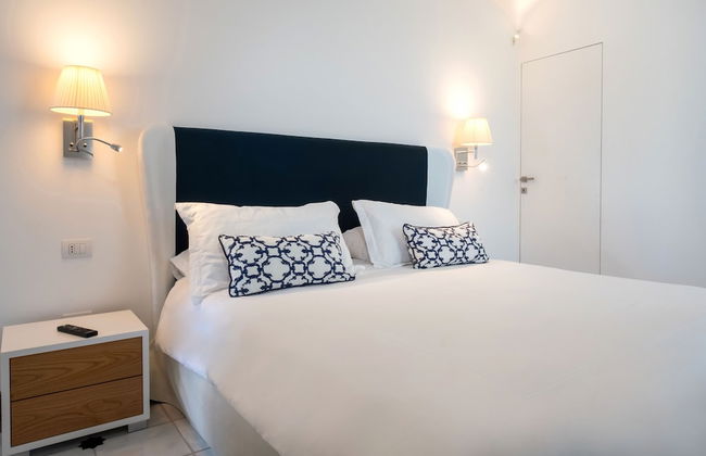 Luxury Villa with Penthouse, Pools and Sea View - Photo 35