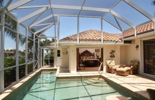 Villa Hibiscus-Waterfront-Free Heated Pool-Dock-Bikes-Other Amenities - Photo 15