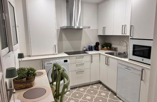 Hidden Gem GRAN TEATRO FALLA SUITES by ApartmentsinCadiz - Photo 33