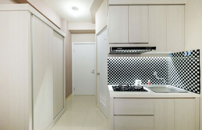 Studio at Green Pramuka City Serene Apartment Living By Travelio - Foto 4