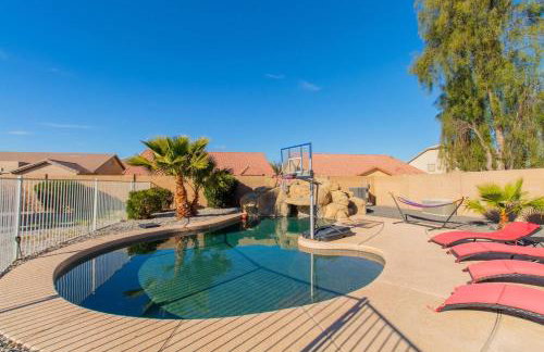 Heated Pool • Mini Golf • Huge Backyard • King Bed - Foto 34