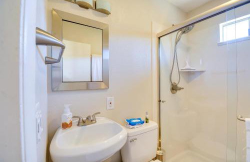 1 Mi to Whiskey Row Home with Fire Pit and Deck - Foto 14