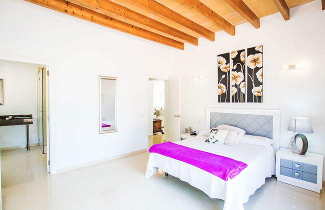 4 bedroom House in Maria de la Salut with private pool and garden - Photo 10