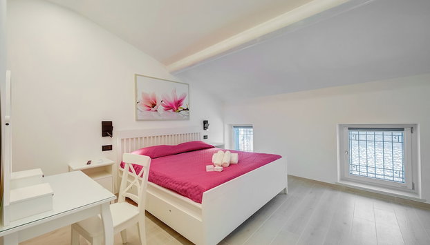 Magnolia Apt - Palazzo Palermo 1817 Sleeps 4 + AC - Happy Rentals - Foto 3, Zimmer