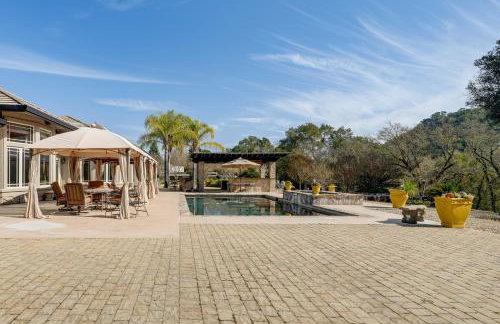 Pool, Peacocks and Views! Lavish Retreat in Gilroy - Foto 33