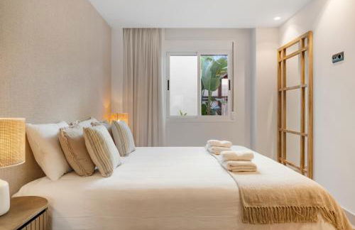 Stylish 2BR in Estepona, Walk to Beach & Old Town - Photo 16