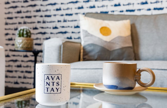 Lindsley by Avantstay Balcony Modern Design A Downtown Location - Photo 8