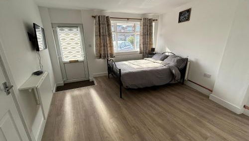 Modern & Cozy Gem - 10min to City Center - Parking - Foto 2