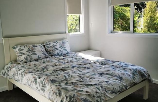 Brand New 5BR home with view of the sea - Photo 4