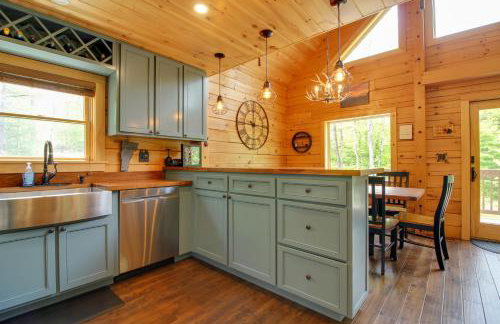 Londonderry Chalet w/ Deck, Fire Pit & Views! - Foto 9