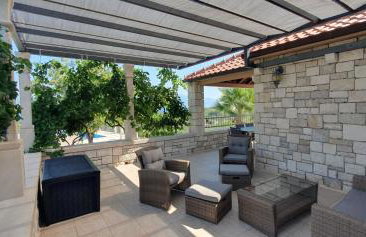 VILLA AGAPE - Three bedroom villa on 15k m2 olive grove - Incredible 360 view - Free parking - Private pool and jacuzzi - Photo 9