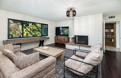 5BR Oasis with Pool, Arcade, Sauna - Photo 30