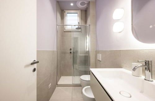 Design and Silence - Wide renovated apartment 2 stops form centrale - Foto 17