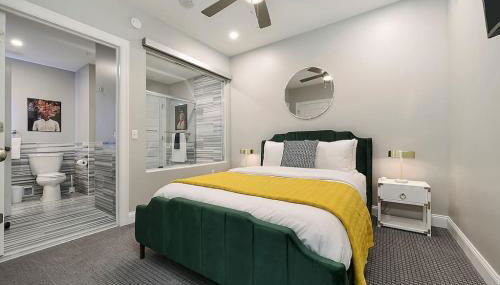 HostWise Stays - The Washington at Chatham - Free Parking, Great Views, Across from PPG Arena - Foto 2