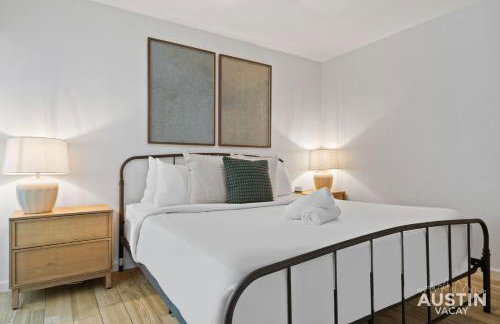 1BR 1BA Pet Friendly Condo w Pool, Gym, Walk to SoCo and Lake by Austin Vacay - Foto 19