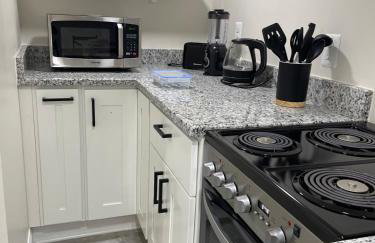 NICE in Historical Bloomingdale - Foto 13