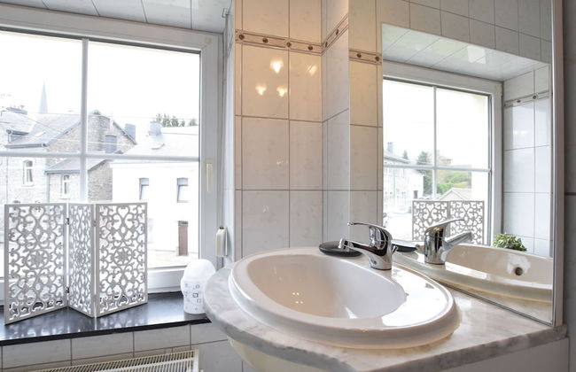 Family Home in Sainte ode - Photo 16