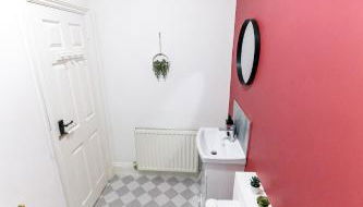 3 Bedroom Home Free Parking & WiFi Contractors Welcome! - Foto 5