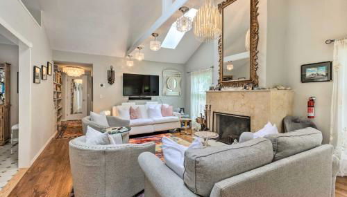 Cute East Hampton Cottage with Patio - Walk to Beach - Foto 5