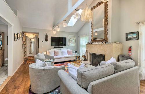 Cute East Hampton Cottage with Patio - Walk to Beach - Foto 5