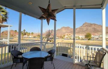 Siren's Adventure Riverfront Cottage! - Foto 1