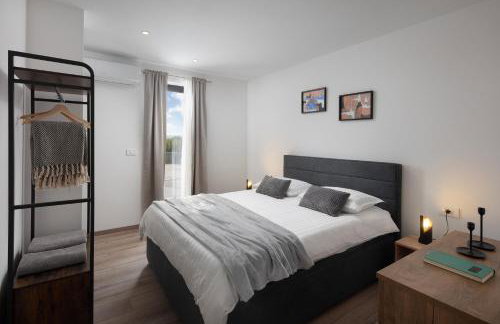 Villa KM 5 Bedroom with pool and garden - Foto 9