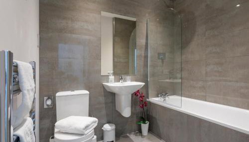 1 Bed Apartment - Redhill Central, Surrey, Gatwick #3 - Foto 3, towels, Shower