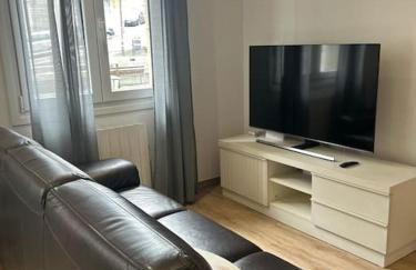 Piso Deluxe con Balcón Cerca del Casco Viejo - Foto 3