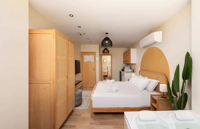 Xuru Stays I Jacuzzi Studios @ The Pyramids - Foto 13