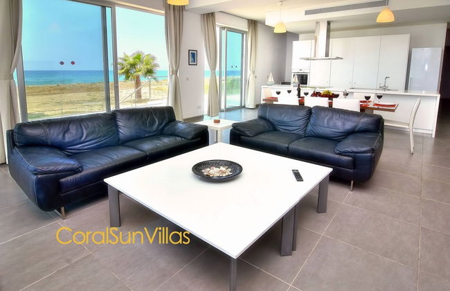 Blue - Beach Front Spectacular Villa Sleeps 10 - Foto 16