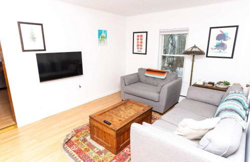 Whimsical apartment near downtown Winooski - Foto 16