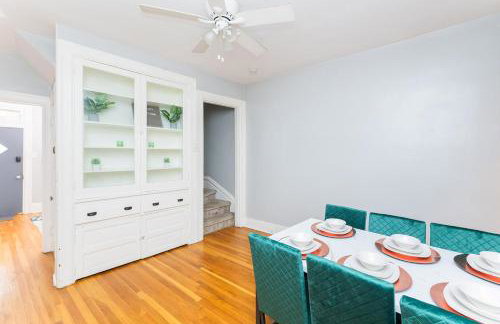 TWO town homes! 6 Bedrooms, 2 King beds, Walk to Eats - Foto 53