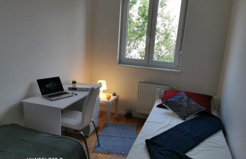 CITY CENTER PEARL #new#free reserved parking in garage elevator direct access#business and pleasure#city view&balcony&sunny&cafes&markets&tram#city center#working room#2 toliets#2 bedrooms - Photo 21