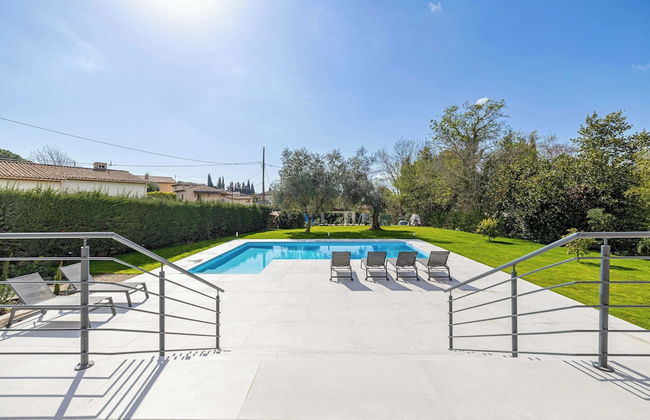 Modern Villa With Heated Pool and Garden - Foto 28