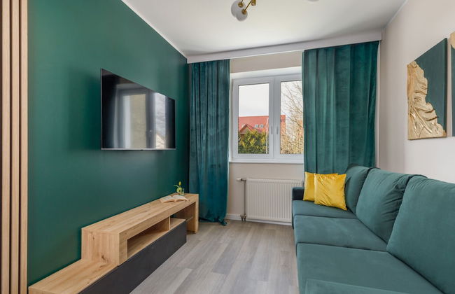 Rozana Zieleniewo Apartment by Renters - Photo 8