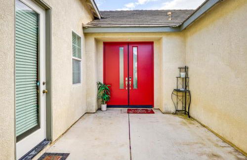 8 Mi to Beach Park Bakersfield Gem with Yard! - Photo 31