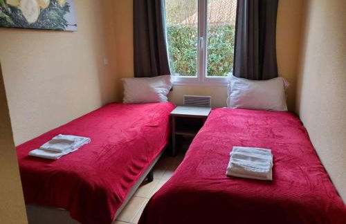 Villa in Les Forges with Golf & Pool Access - Foto 28