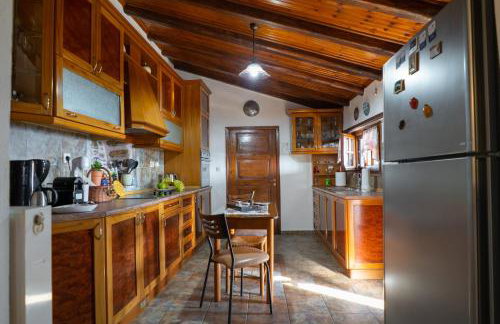 Mirabilia Mountain Villa with a sea view - Foto 9