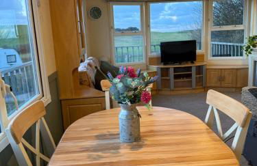 Captivating 2-bed Static Caravan in Holyhead - Foto 14