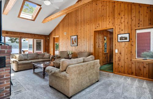 Lake house w/ indr pool and jacuzzi - Foto 65