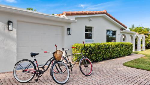 Solar Heated Pool Spa Tiki Hut Huge Backyard Hammock Retro Bikes - Foto 5