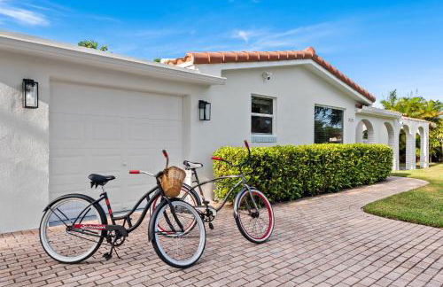 Solar Heated Pool Spa Tiki Hut Huge Backyard Hammock Retro Bikes - Foto 5