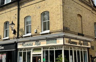 The Corner by the Castle - Photo 19